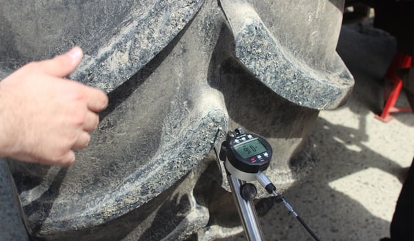 Lösungen für Rundlauffehler bei Traktorreifen