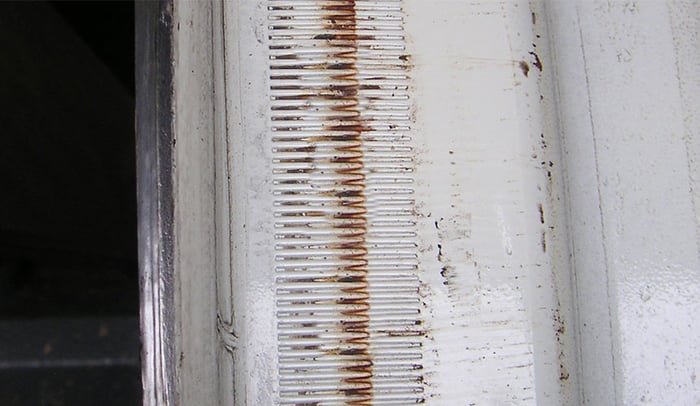 Knurling unter der Wulst, das verhindern soll, dass der Reifen rutscht
