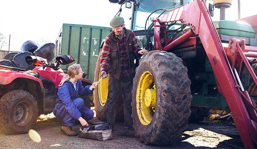 Dank einer regelmäßigen Kontrolle der Mechanik können Sie Ihre Agrarreifen sehr viel länger fahren