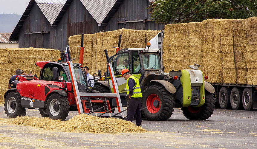 Umschlagarbeiten auf harten Böden = Agrarindustriereifen