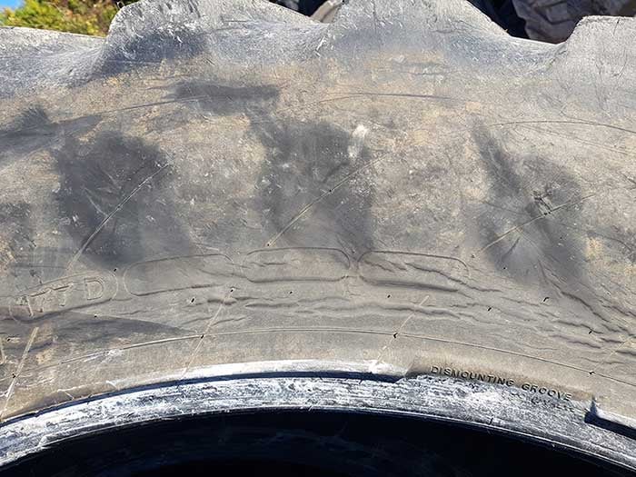 Nicht reparierbarer Reifen, der ohne Luft gefahren wurde