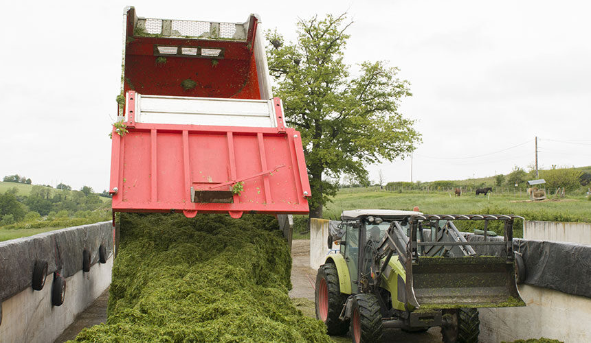 Ein maximaler Reifendruck ist zum Verdichten der Silage im Silo sehr nützlich