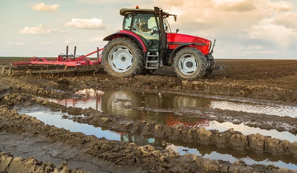 Wie Sie den richtigen Agrarreifen für Lehmböden finden