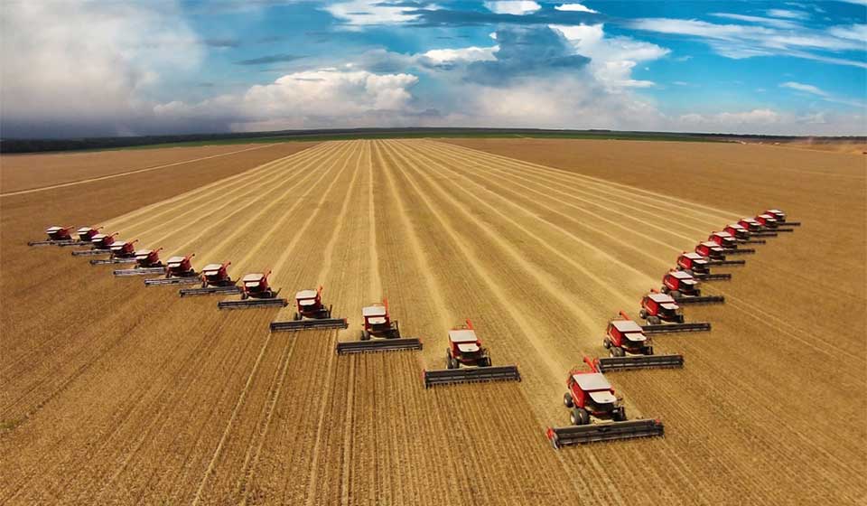 Große Erntereifen für große Sojafelder im Staat Mato Grosso, Brasilien