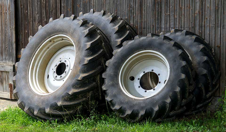 Die Lagerung von Agrarreifen im Freien verkürzt deren Lebensdauer